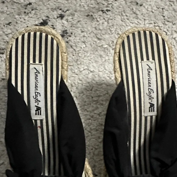American Eagle Outfitters Black Striped Wedge SandalsSize 5 1/2 - Picture 2 of 7